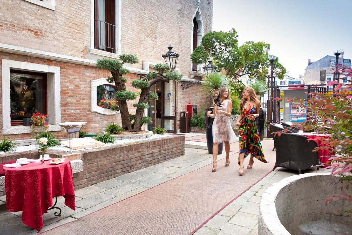 Pesaro Palace Hotel Venice Exterior photo